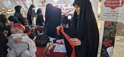 تصاویر/فعالیت طلاب مدرسه علمیه الزهرا اراک به مناسبت هفته عفاف و حجاب