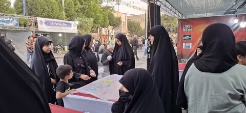 تصاویر/فعالیت طلاب مدرسه علمیه الزهرا اراک به مناسبت هفته عفاف و حجاب