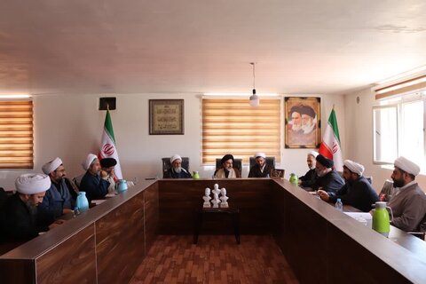 تصاویر/ جلسه قرارگاهی ائمه جمعه شمال آذربایجان‌غربی