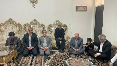 تصاویر دیدار برخی مدیران لرستان با خانواده شهدای اقتدار وطن