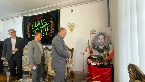 تصاویر دیدار برخی مدیران لرستان با خانواده شهدای اقتدار وطن