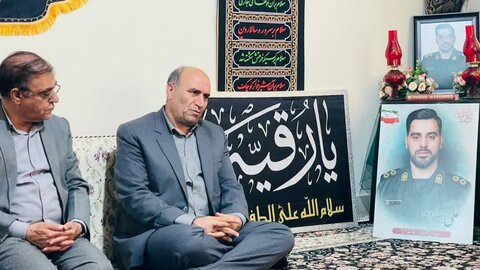 تصاویر دیدار برخی مدیران لرستان با خانواده شهدای اقتدار وطن