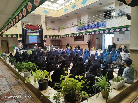 تصاویر / نشست «انعکاس حقیقت» با موضوعیت تبیین جنگ ۱۲ روزه در مدرسه علمیه ریحانة الرسول ارومیه