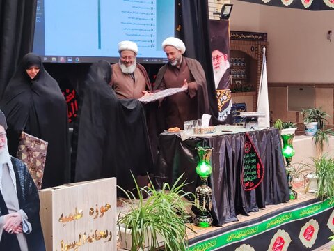 تصاویر / نشست «انعکاس حقیقت» با موضوعیت تبیین جنگ ۱۲ روزه در مدرسه علمیه ریحانة الرسول ارومیه