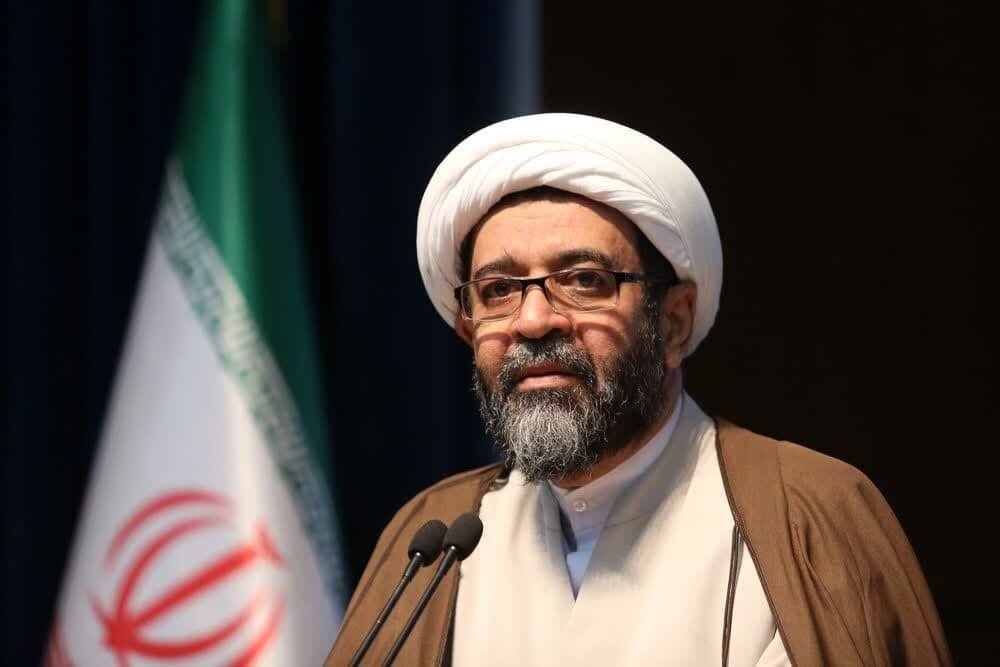 طلبه تراز انقلاب مبانی صحیح جمهوری اسلامی را تبیین و در جامعه نهادینه کند