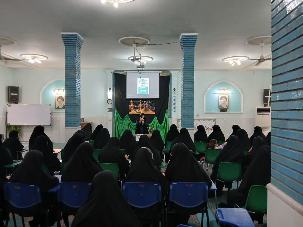 نشست توجیهی مبلغین با موضوع جهاد تبیین در ساوه