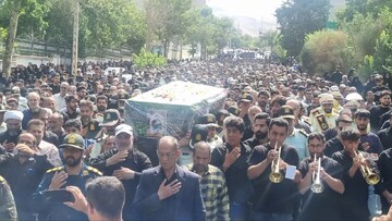 وداع باشکوه مردم نهاوند با شهید مدافع امنیت