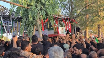 پیکر شهید طریق القدس «پاسدار محمدخشاپور» در کویرات آران و بیدگل  تشییع شد+  تصاویر