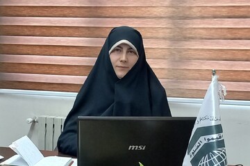 نماز در عصر دیجیتال؛ چگونه مادران می‌توانند راه را روشن نگاه دارند؟