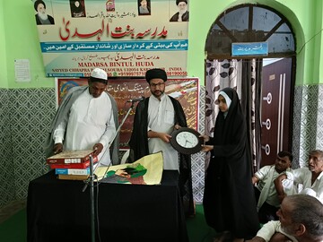 کودکان و نوجوانان کشمیر، پیام کربلا را با رنگ روایت کردند