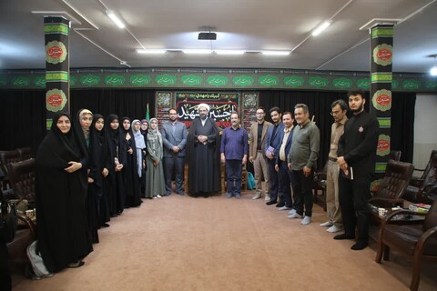 تصاویر / دیدار جمعی از شعرا و نویسندگان عرصه کودک و نوجوان با امام جمعه همدان