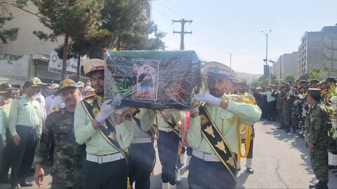 تصاویر /  تشییع پیکر شهید محمد بایر در نهاوند