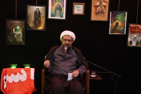 تصاویر / مراسم سوگواری دهه دوم محرم در هئیت هنرمندان همدان