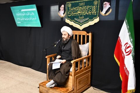 تصاویر/ جلسه هفتگی تفسیر قرآن کریم در خوی