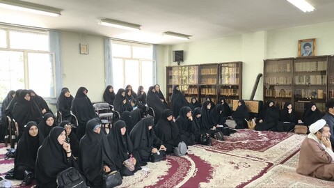 تصاویر/ نشست تبیینی «تدبر در آیات مقاومت» در آذرشهر