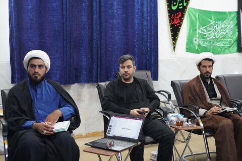 تصاویر دیدار مسئول اتحادیه انجمن‌های اسلامی دانش آموزان لرستان با نماینده ولی فقیه در استان