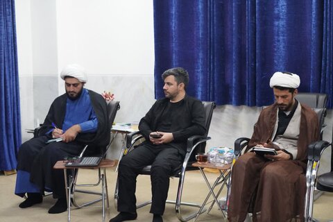 تصاویر دیدار مسئول اتحادیه انجمن‌های اسلامی دانش آموزان لرستان با نماینده ولی فقیه در استان