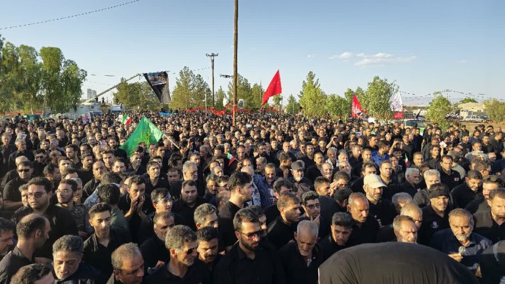 پیکر شهید طریق القدس «پاسدار محمدخشاپور» در کویرات آران و بیدگل تشییع شد+ عکس