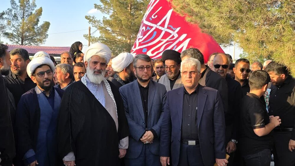 پیکر شهید طریق القدس «پاسدار محمدخشاپور» در کویرات آران و بیدگل تشییع شد+ عکس