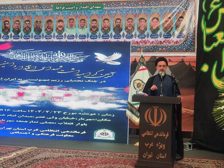 انقلاب اسلامی آغازگر عصر جدید و مایه فخر ایرانیان است