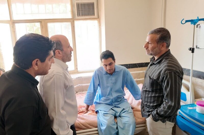 فرمانده لشکر ۲۹ نبیاکرم(ص) از مجروحان حمله رژیم صهیونیستی عیادت کرد+تصاویر