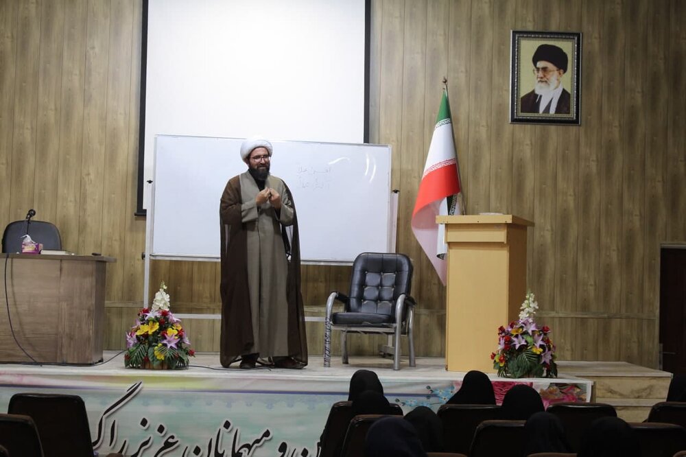 جلسه هیأت اندیشه‌ورز نماز امور بانوان و خانواده در اراک برگزار شد