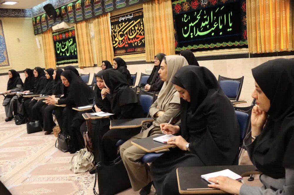 تصاویر/دیدار بانوان عرصه خبرگزاری با امام جمعه ایلام