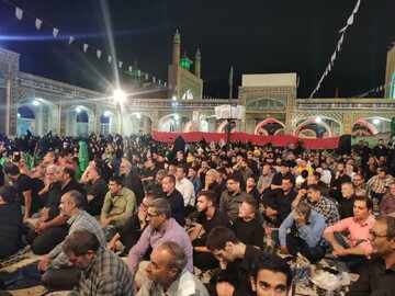 بزرگترین سفره جهانی حضرت رقیه(س) در حرم علی بن باقر (ع) برگزار شد+عکس