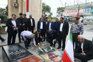 تصاویر /  تجدید میثاق رئیس دفتر بازرسی ویژه رئیس‌جمهور با آرمان‌های شهدا در همدان