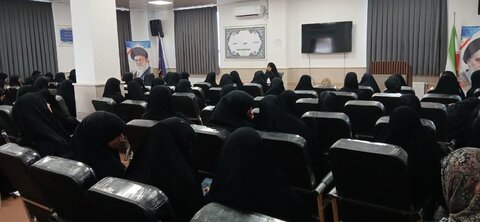 تصاویر/ گردهمایی بانوان جهادی سیرجان در مدرسه علمیه نرجسیه
