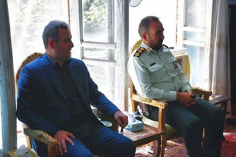 تصاویر/ دیدار امام جمعه شهرستان خوی با خانواده معظم شهید محسن آین