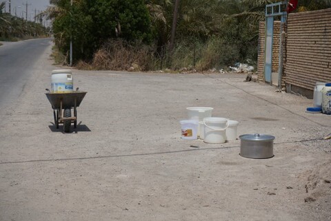 بازدید امام جمعه اهواز از مناطق متاثر از تنش آبی در جنوب خوزستان