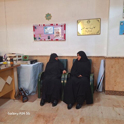 تصاویر/بازدید کادر حوزه علمیه خواهران استان مرکزی از مدرسه علمیه کوثر زرندیه