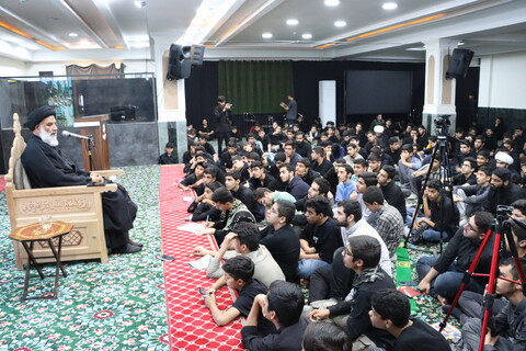 دیدار صمیمی دانش آموزان دوره علمی تربیتی شهید علم‌الهدی(ره) با نماینده ولی فقیه در خوزستان