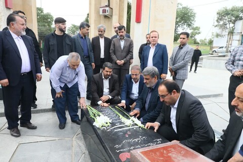 تصاویر ./  تجدید میثاق رئیس دفتر بازرسی ویژه رئیس‌جمهور با آرمان‌های شهدا در همدان