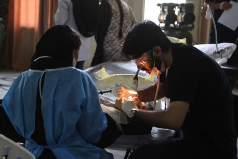 بازدید امام جمعه همدان از اجرای رزمایش جهادی دندانپزشکی و چشم پزشکی در همدان