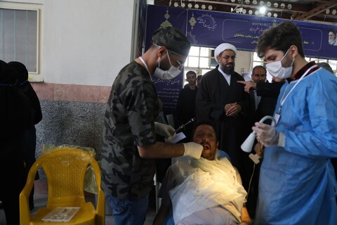 بازدید امام جمعه همدان از اجرای رزمایش جهادی دندانپزشکی و چشم پزشکی در همدان