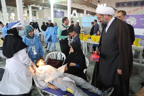 بازدید امام جمعه همدان از اجرای رزمایش جهادی دندانپزشکی و چشم پزشکی در همدان