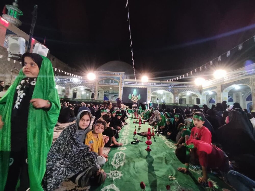 بزرگترین سفره جهانی حضرت رقیه(س) در حرم علی بن باقر (ع) برگزار شد+عکس