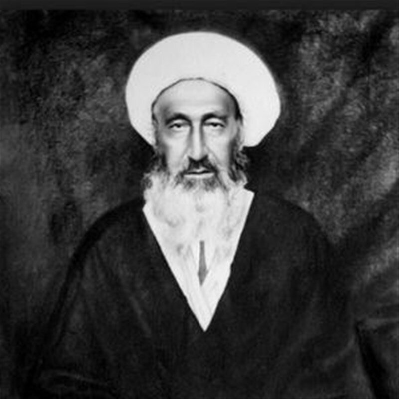 آیت‌الله نائینی علاوه بر مرجعیت و فعالیت‌های علمی در مسائل سیاسی هم نقش موثری داشت