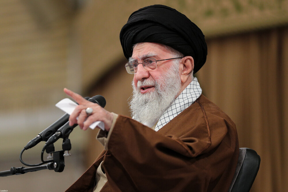 Dostlar da Düşmanlar da Bilsin ki İran Milleti Hiçbir Alanda Zayıf Taraf Olarak Sahneye Çıkmayacaktır