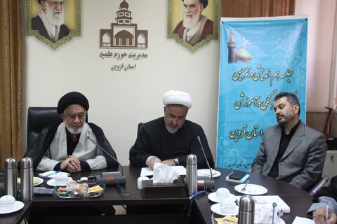 تصاویر / جلسه کمیته فرهنگی وآموزشی  ستاد اربعین حسینی استان قزوین