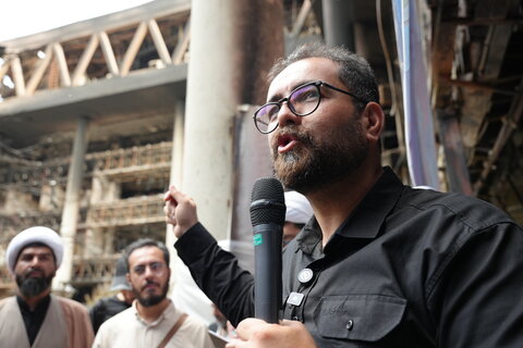 حوزه/ بازدید برخی از روحانیون و طلاب از ساختمان شیشه‌ای صدا سیمای جمهوری اسلامی ایران