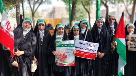 تصاویر| اجتماع 3 هزارنفری دختران حسینی،مادران زینبی خمینی شهر