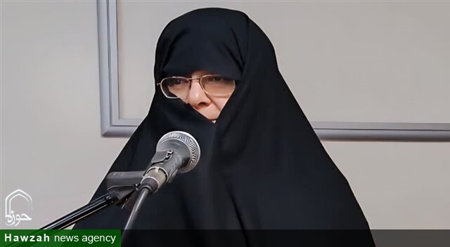 نقش ممتاز بانوان عاشورا در تعالی هویت زن مسلمان