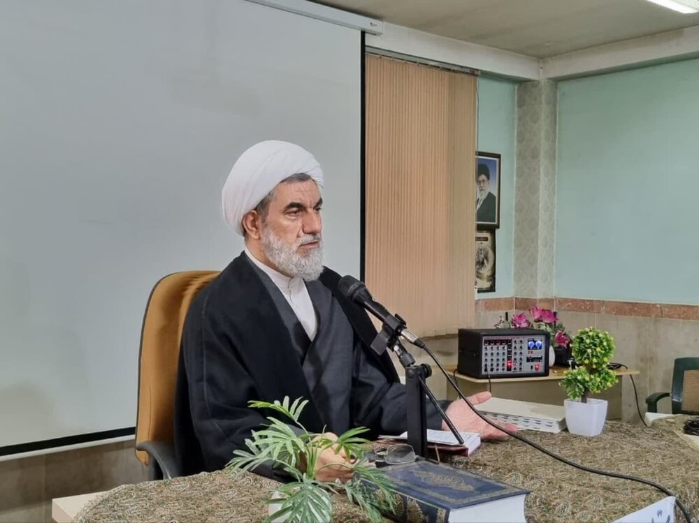 همایش روحانیون و ائمه جماعات شهرستان بوئین‌زهرا برگزار شد