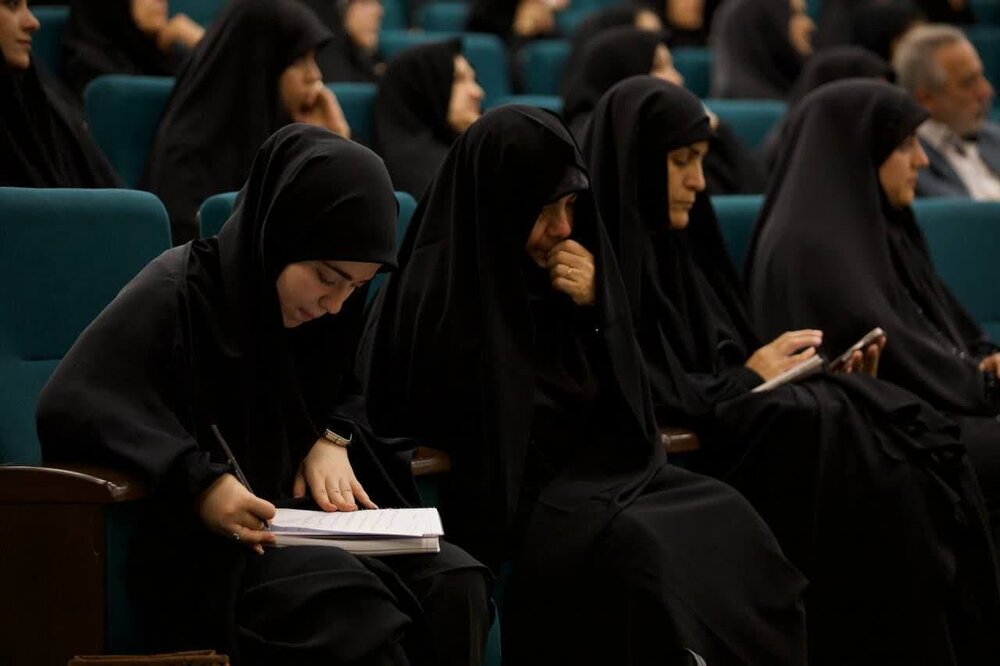 اجتماع «خانواده متعالی عصر ظهور» با محوریت جهاد تبیین در کاشان برگزار شد+عکس