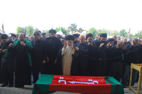 مراسم تشییع نوه آیت الله هاشمی شاهرودی