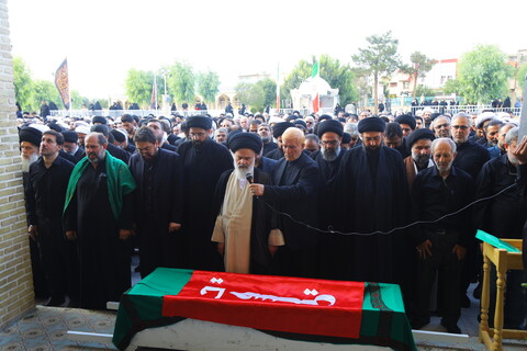 مراسم تشییع نوه آیت الله هاشمی شاهرودی