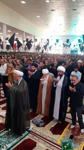 تصاویر/ نمازعبادی سیاسی جمعه آران وبیدگل